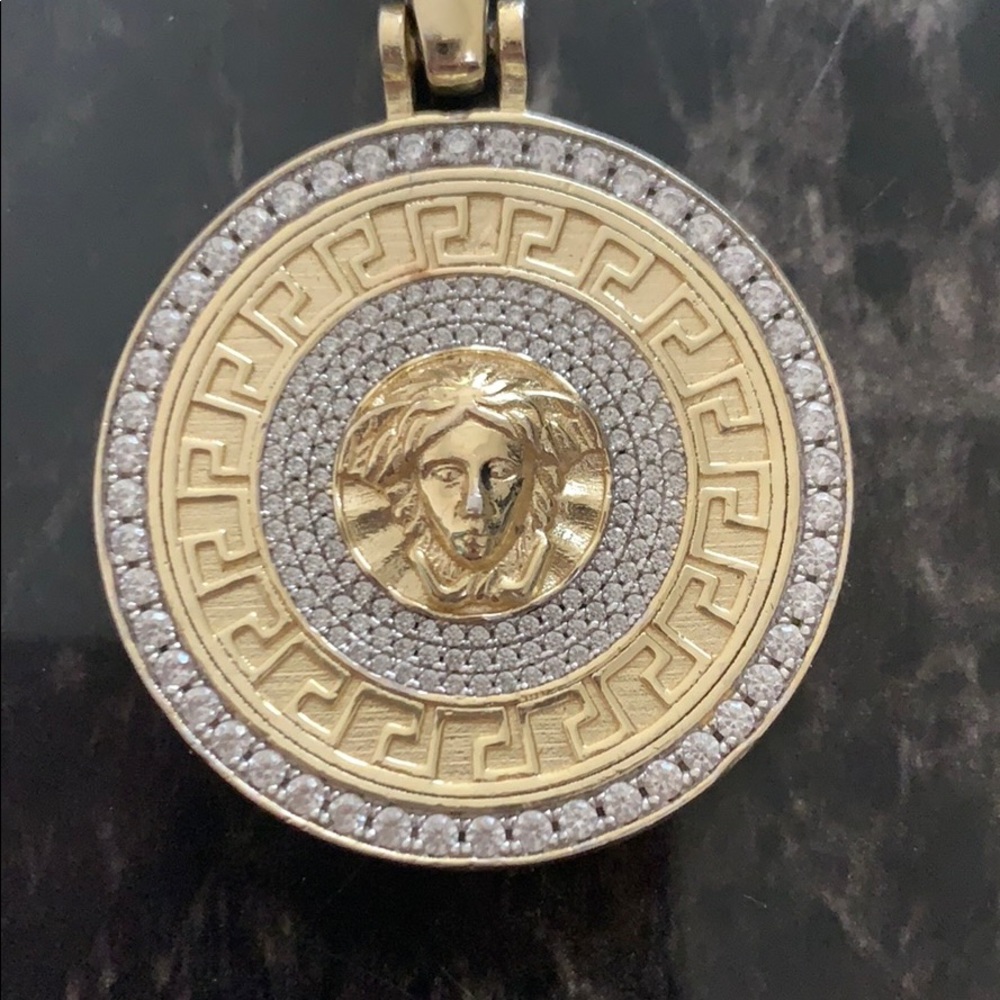 Versace Medallion (Gold)